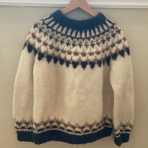 Icelandic pure wool fair aisle knit sweater in perfect condition.